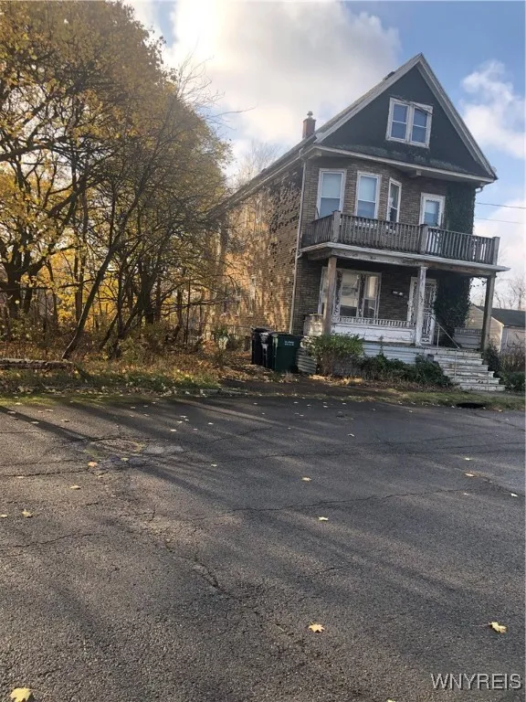 553 East North Street S, Buffalo, New York 14211, Buffalo, New York 14211, 5 Bedrooms Bedrooms, ,2 BathroomsBathrooms,Residential,Closed,553 East North Street S, Buffalo, New York 14211,0,B1578475