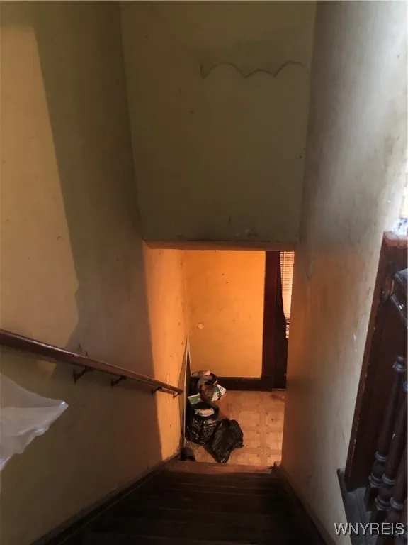 553 East North Street S, Buffalo, New York 14211, Buffalo, New York 14211, 5 Bedrooms Bedrooms, ,2 BathroomsBathrooms,Residential,Closed,553 East North Street S, Buffalo, New York 14211,0,B1578475