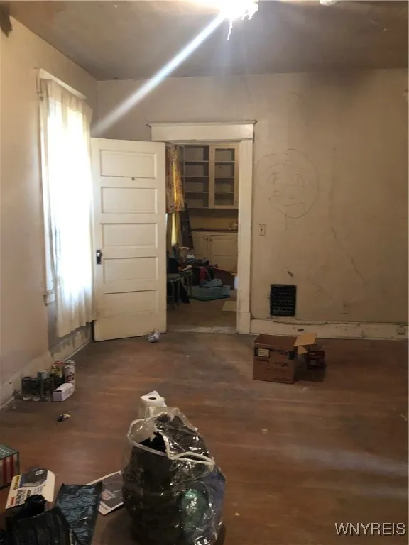 553 East North Street S, Buffalo, New York 14211, Buffalo, New York 14211, 5 Bedrooms Bedrooms, ,2 BathroomsBathrooms,Residential,Closed,553 East North Street S, Buffalo, New York 14211,0,B1578475