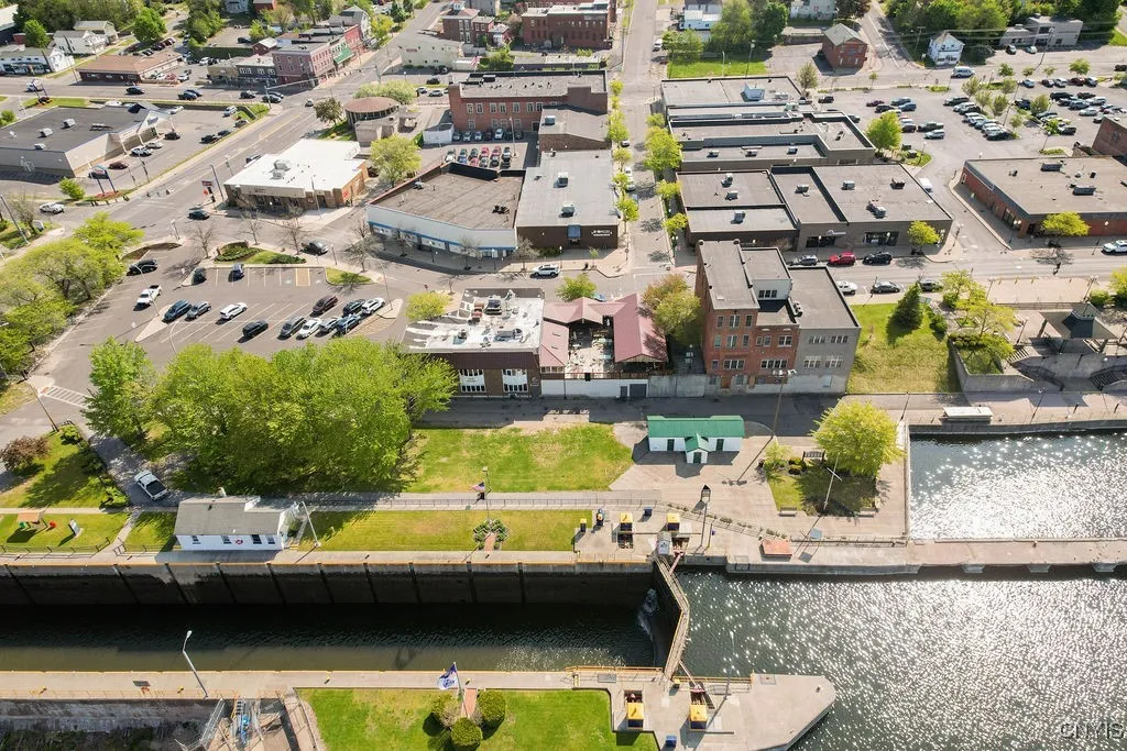 24 South 1st Street, Fulton, New York 13069, Fulton, New York 13069, ,Commercial Sale,For Sale,24 South 1st Street, Fulton, New York 13069,S1578347