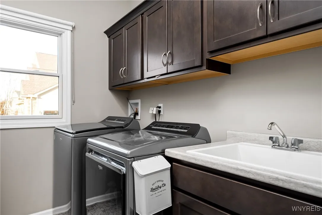 9 Aaron Trail, Orchard Park, New York 14127, Orchard Park, New York 14127, 4 Bedrooms Bedrooms, 11 Rooms Rooms,4 BathroomsBathrooms,Residential,Closed,9 Aaron Trail, Orchard Park, New York 14127,0,B1578626