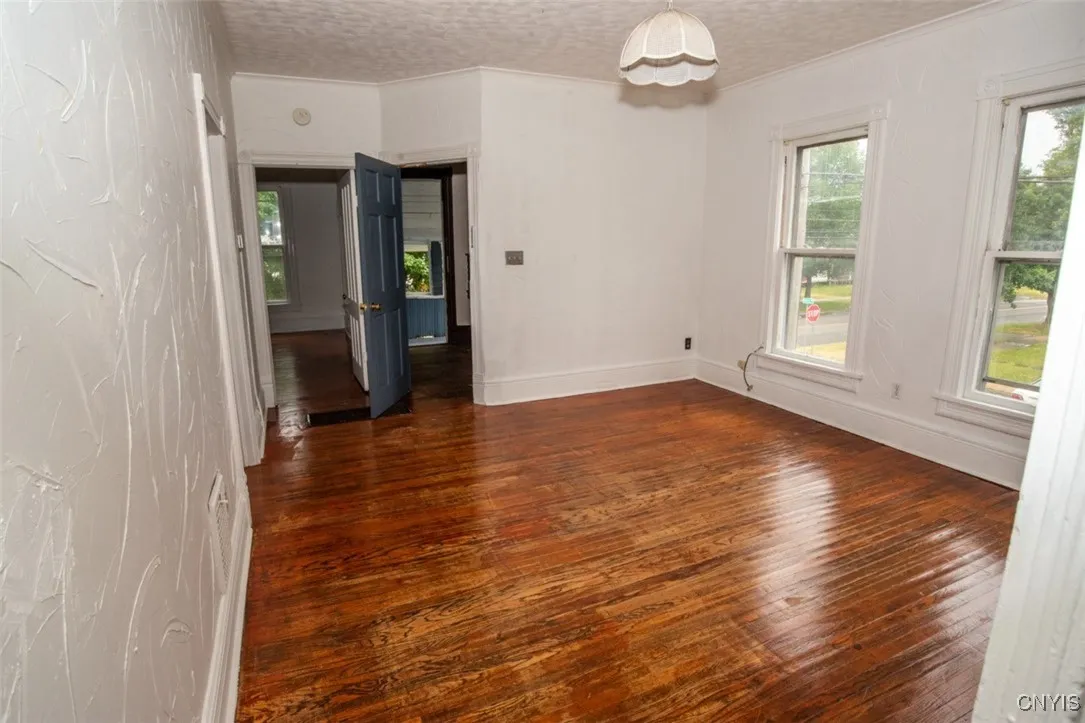 121 East Bloomfield Street, Rome-inside, New York, Rome, New York 13440, 6 Bedrooms Bedrooms, ,2 BathroomsBathrooms,Residential,Closed,121 East Bloomfield Street, Rome-inside, New York ,S1576118