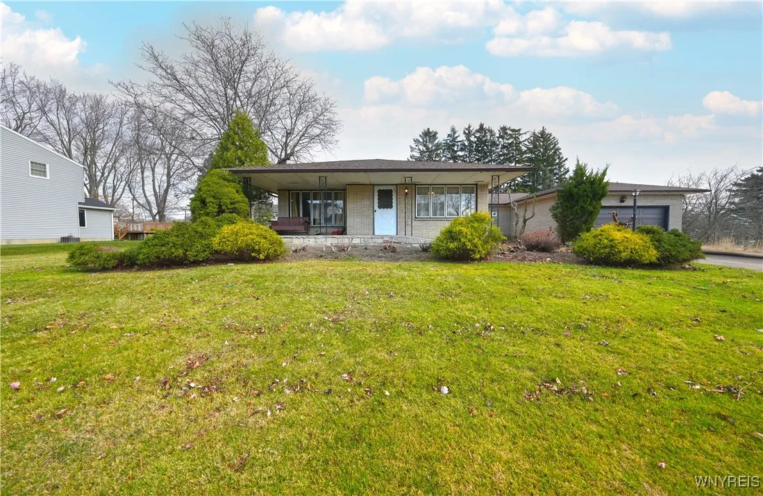 25 Sunrise, West Seneca, New York 14224, West Seneca, New York 14224, 4 Bedrooms Bedrooms, 8 Rooms Rooms,3 BathroomsBathrooms,Residential,Closed,25 Sunrise, West Seneca, New York 14224,0,B1573384