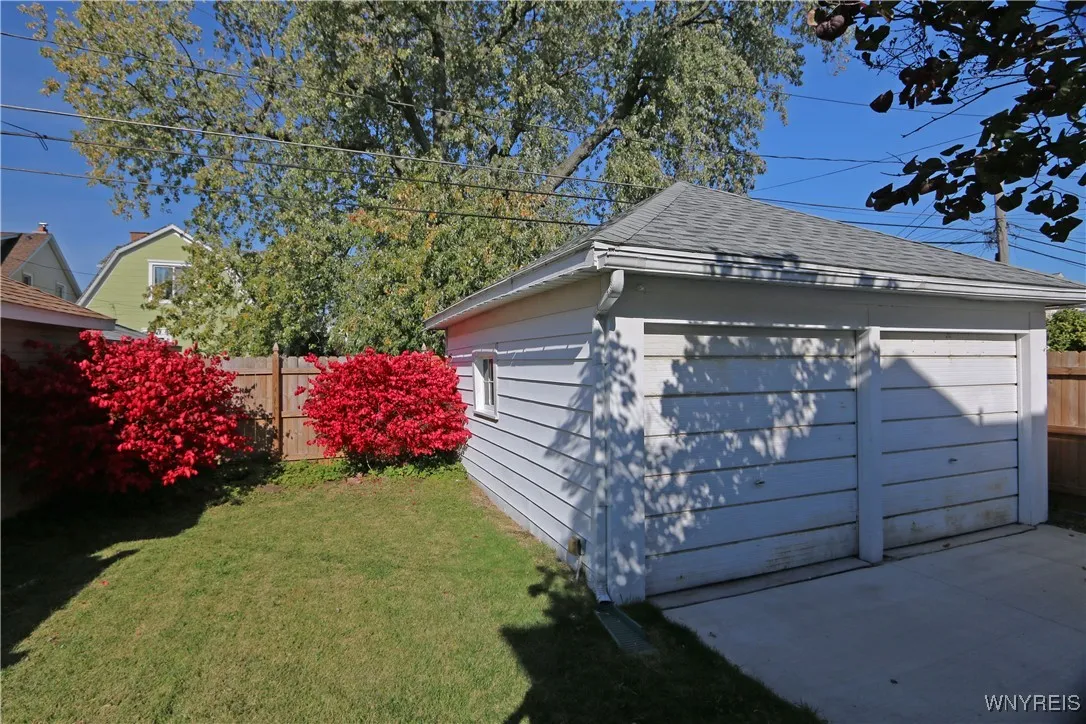 52 Columbia Boulevard, Tonawanda-town, New York 14, Tonawanda, New York 14217, 3 Bedrooms Bedrooms, 7 Rooms Rooms,3 BathroomsBathrooms,Residential,Closed,52 Columbia Boulevard, Tonawanda-town, New York 14,0,B1578488