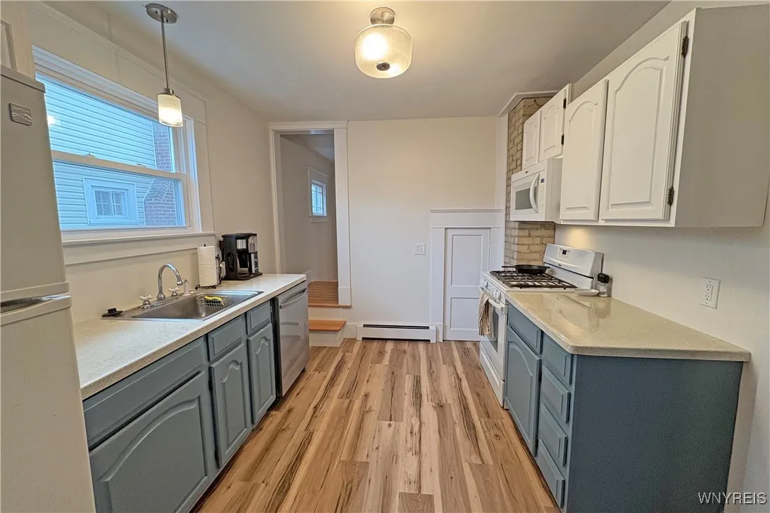 52 Columbia Boulevard, Tonawanda-town, New York 14, Tonawanda, New York 14217, 3 Bedrooms Bedrooms, 7 Rooms Rooms,3 BathroomsBathrooms,Residential,Closed,52 Columbia Boulevard, Tonawanda-town, New York 14,0,B1578488