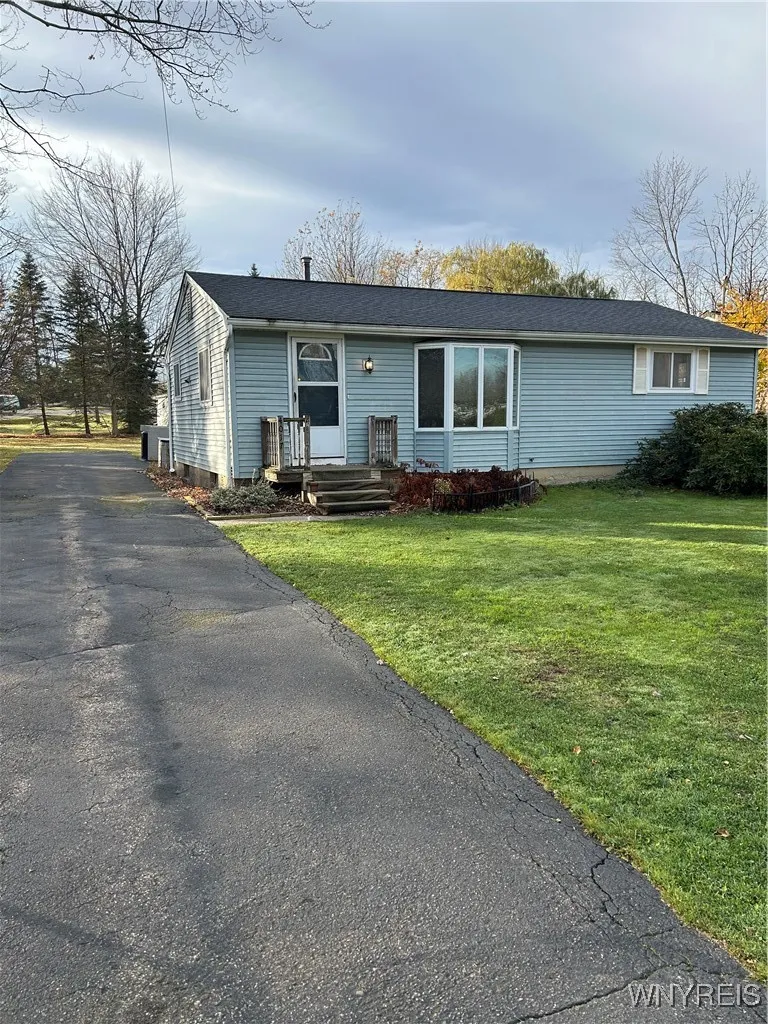 4017 Monroe Avenue, Hamburg, New York 14075, Hamburg, New York 14075, 3 Bedrooms Bedrooms, 5 Rooms Rooms,1 BathroomBathrooms,Residential,Closed,4017 Monroe Avenue, Hamburg, New York 14075,0,B1578332