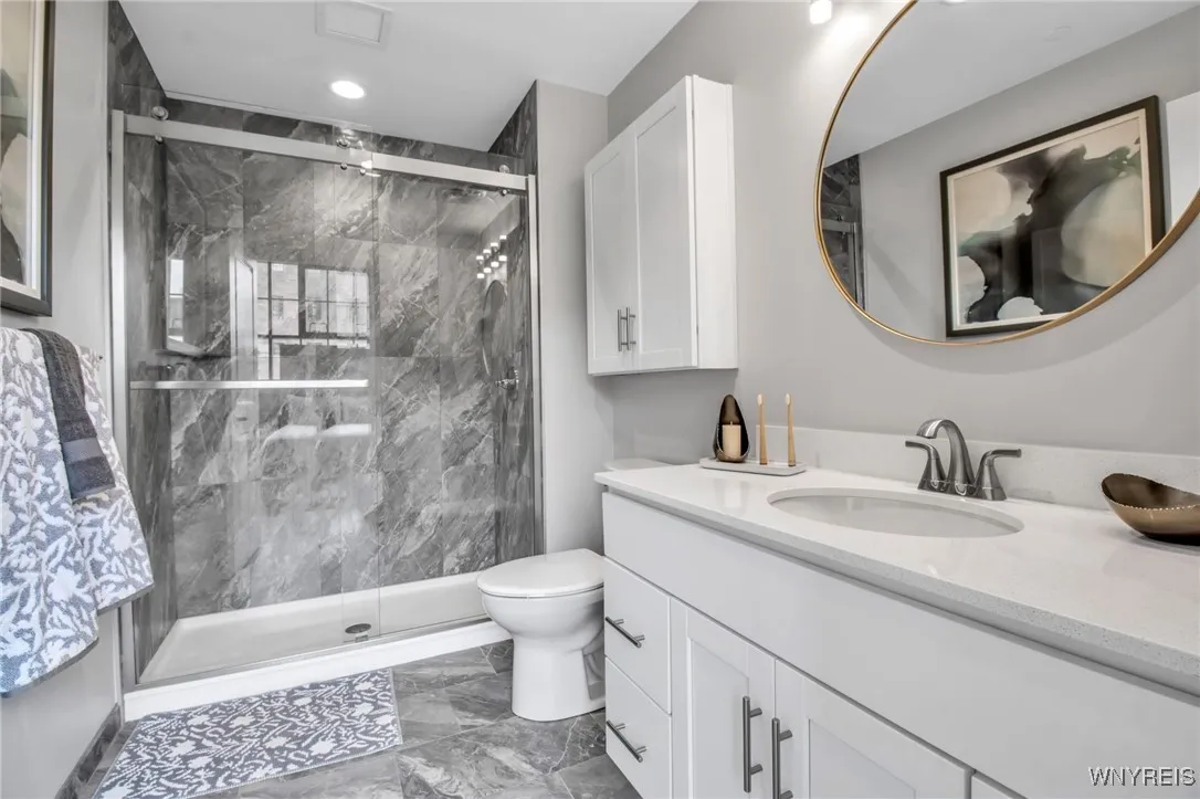 628 Ellicott Street Studio, Buffalo, New York 1420, Buffalo, New York 14203, 3 Rooms Rooms,1 BathroomBathrooms,Residential Lease,For Rent,628 Ellicott Street Studio, Buffalo, New York 1420,B1578640