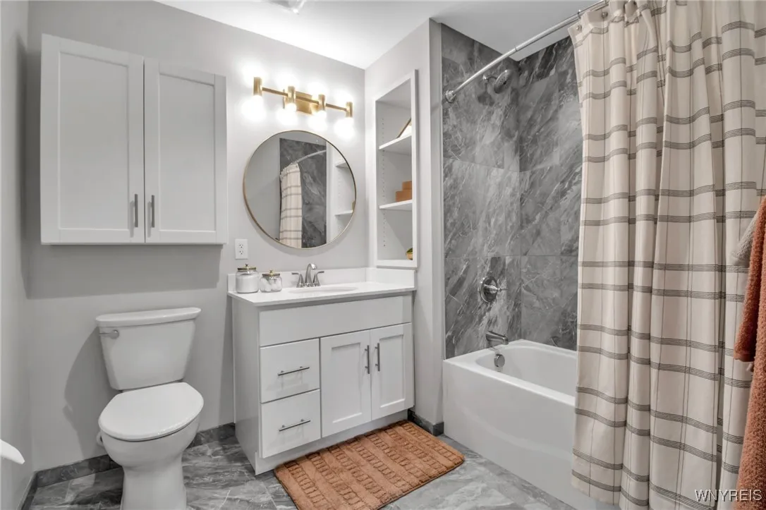 628 Ellicott Street Studio, Buffalo, New York 1420, Buffalo, New York 14203, 3 Rooms Rooms,1 BathroomBathrooms,Residential Lease,For Rent,628 Ellicott Street Studio, Buffalo, New York 1420,B1578640