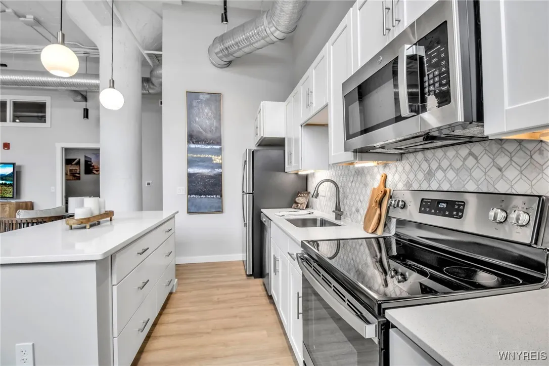 628 Ellicott Street 2 Bed, Buffalo, New York 14203, Buffalo, New York 14203, 2 Bedrooms Bedrooms, 4 Rooms Rooms,2 BathroomsBathrooms,Residential Lease,For Rent,628 Ellicott Street 2 Bed, Buffalo, New York 14203,B1578632