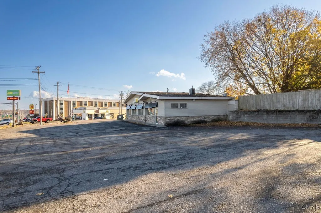 501 7th North Street, Salina, New York 13088, Salina, New York 13088, ,Commercial Lease,For Rent,501 7th North Street, Salina, New York 13088,S1578151
