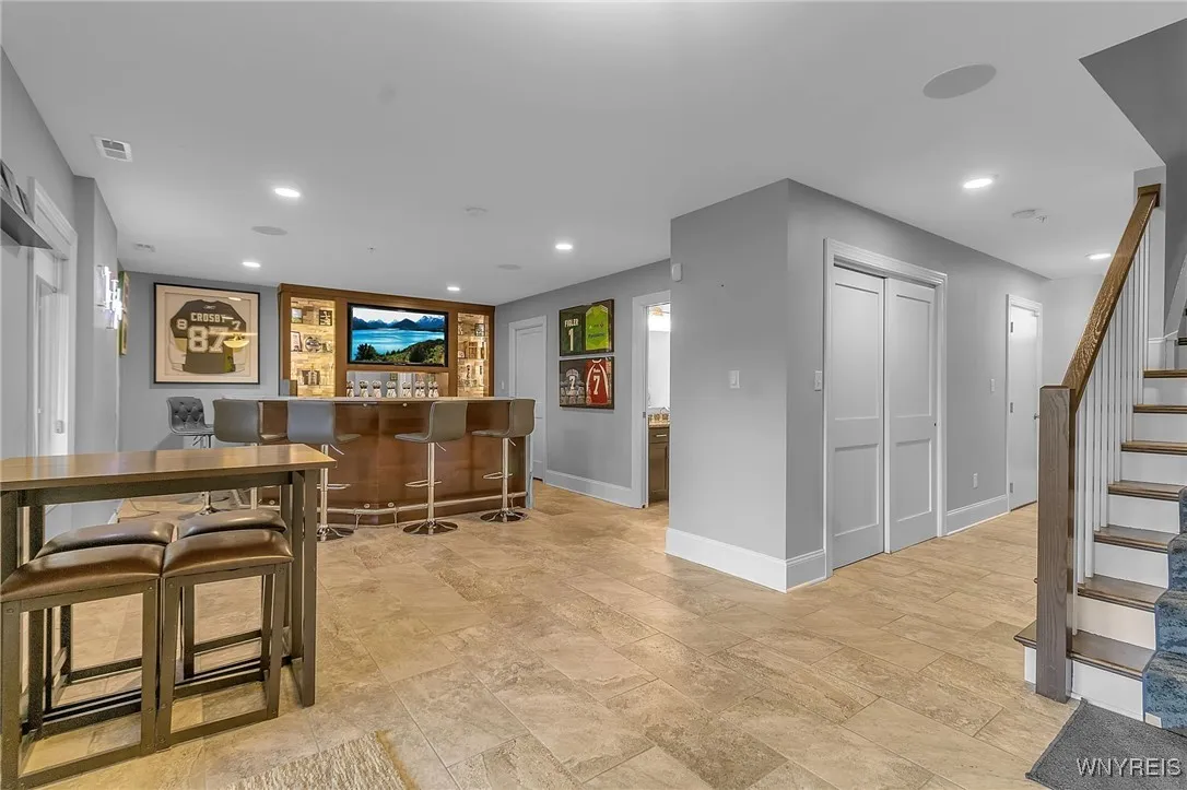 37 Ojibwa Circle, Buffalo, New York 14202, Buffalo, New York 14202, 2 Bedrooms Bedrooms, 6 Rooms Rooms,2 BathroomsBathrooms,Residential Lease,Closed,37 Ojibwa Circle, Buffalo, New York 14202,B1579023