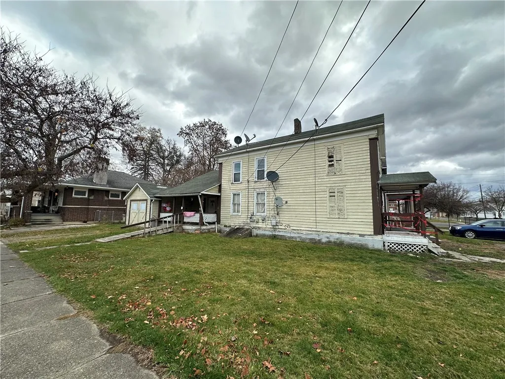 22 W William St Street, Bath, New York 14810, Bath, New York 14810, 5 Bedrooms Bedrooms, ,3 BathroomsBathrooms,Residential,Closed,22 W William St Street, Bath, New York 14810,0,R1578974