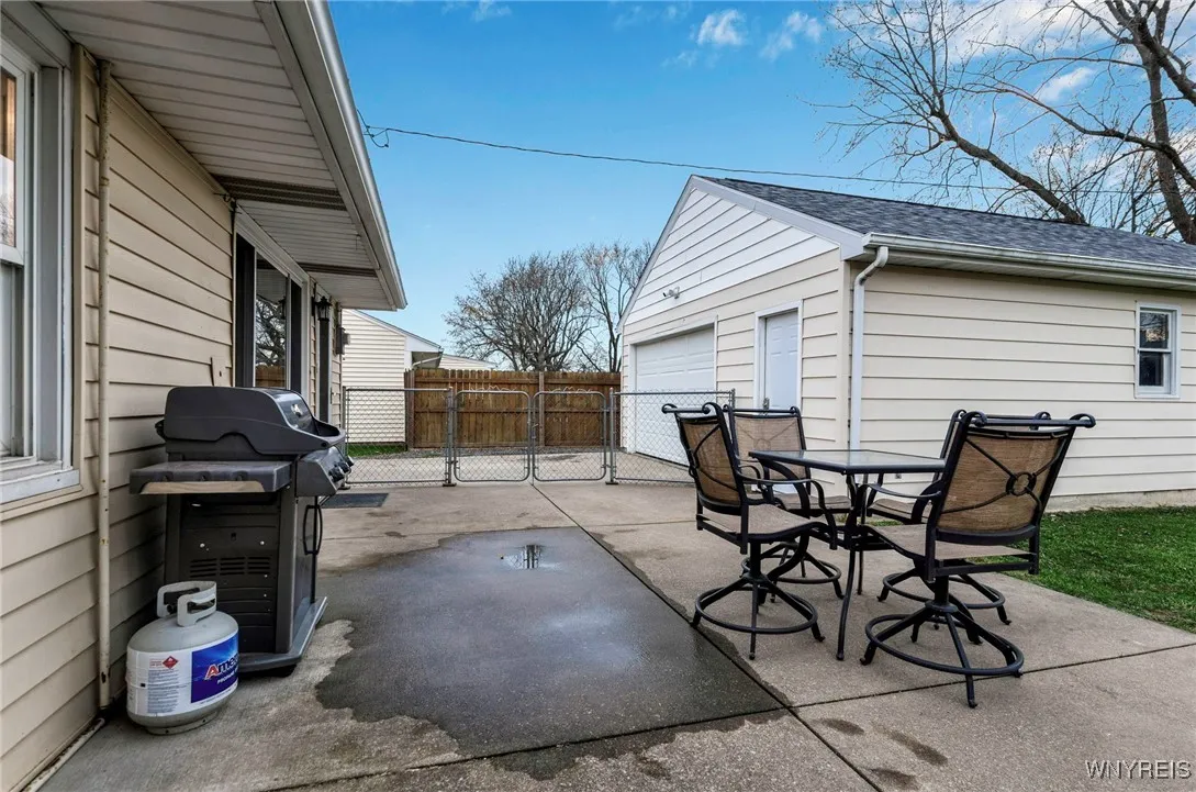 1627 Broadway, Grand Island, New York 14072, Grand Island, New York 14072, 2 Bedrooms Bedrooms, 5 Rooms Rooms,1 BathroomBathrooms,Residential,Closed,1627 Broadway, Grand Island, New York 14072,0,B1579472