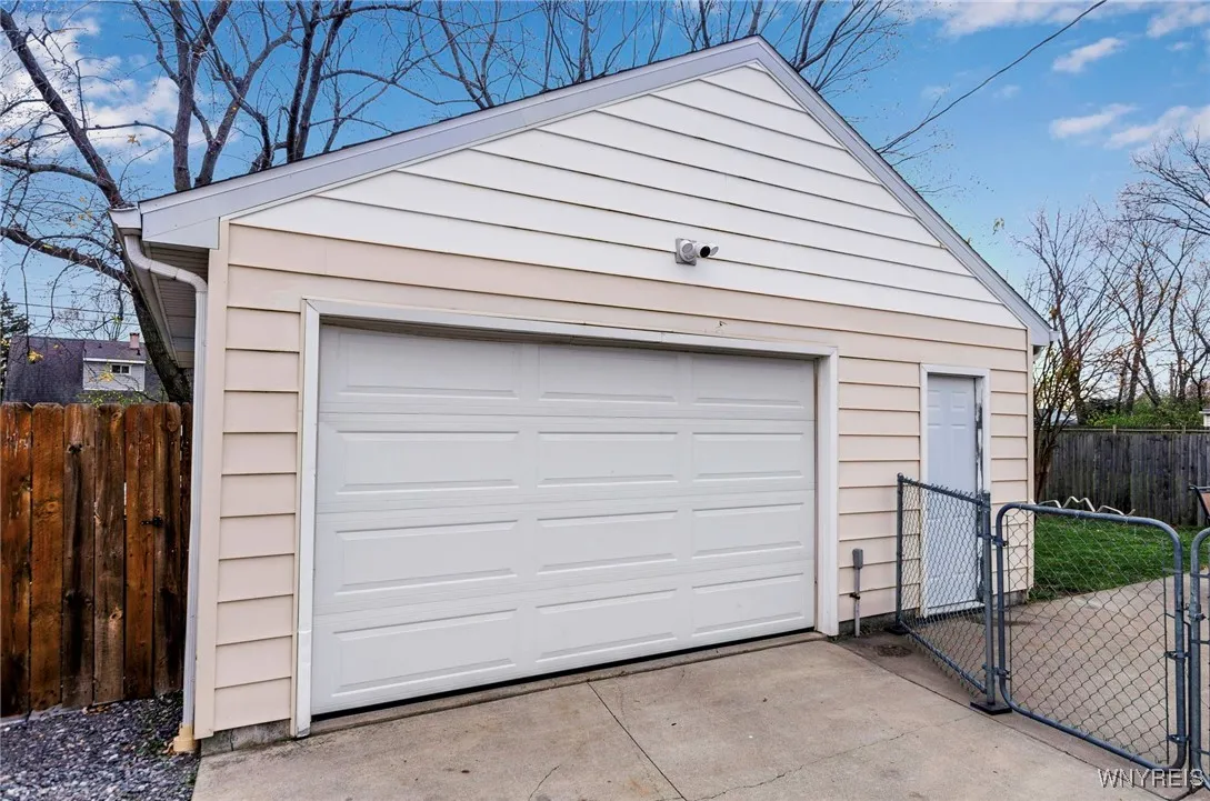 1627 Broadway, Grand Island, New York 14072, Grand Island, New York 14072, 2 Bedrooms Bedrooms, 5 Rooms Rooms,1 BathroomBathrooms,Residential,Closed,1627 Broadway, Grand Island, New York 14072,0,B1579472