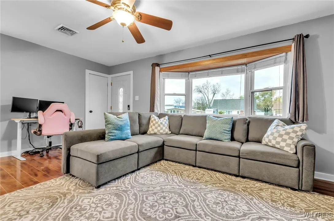 1627 Broadway, Grand Island, New York 14072, Grand Island, New York 14072, 2 Bedrooms Bedrooms, 5 Rooms Rooms,1 BathroomBathrooms,Residential,Closed,1627 Broadway, Grand Island, New York 14072,0,B1579472