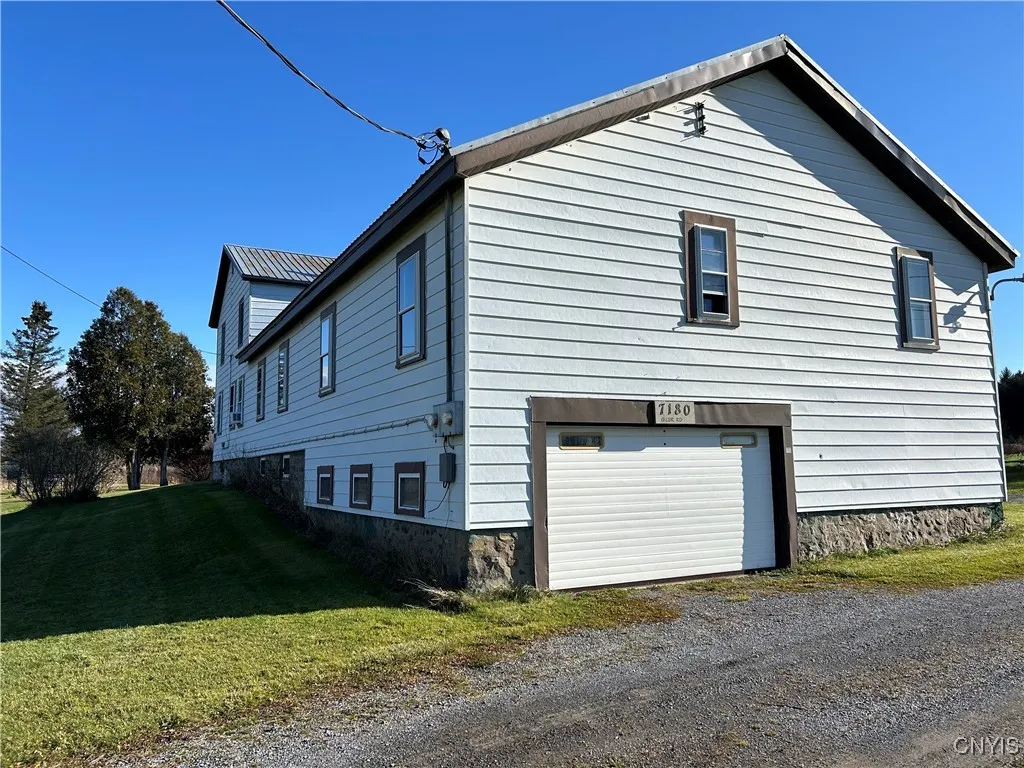 overhead door to basement  under 1 story unit
