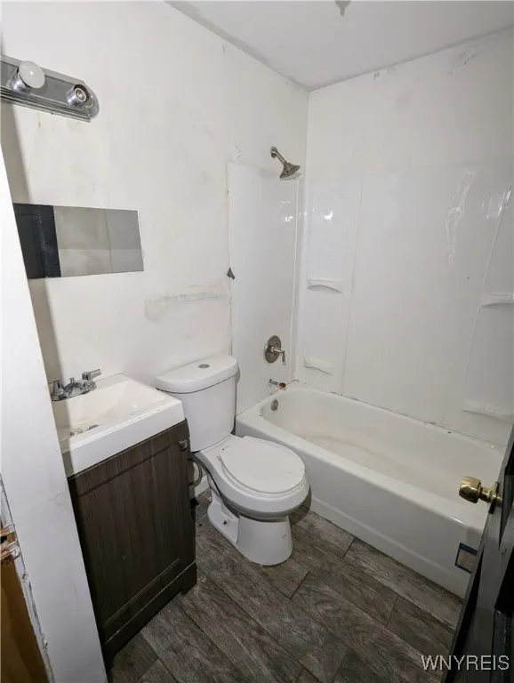 47 Oconnell Avenue, Buffalo, New York 14204, Buffalo, New York 14204, 7 Bedrooms Bedrooms, ,2 BathroomsBathrooms,Residential,Closed,47 Oconnell Avenue, Buffalo, New York 14204,0,B1579509
