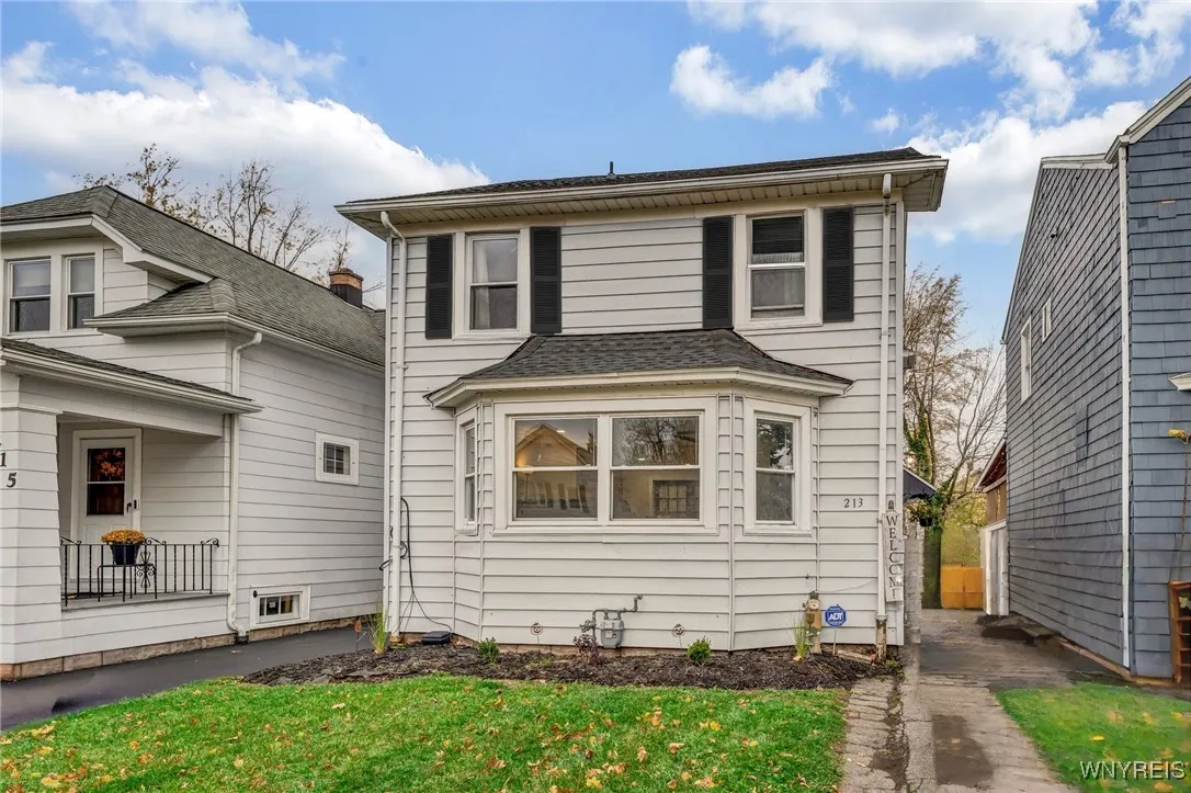 213 Heath Street, Buffalo, New York 14214, Buffalo, New York 14214, 4 Bedrooms Bedrooms, 7 Rooms Rooms,2 BathroomsBathrooms,Residential,Closed,213 Heath Street, Buffalo, New York 14214,0,B1579526