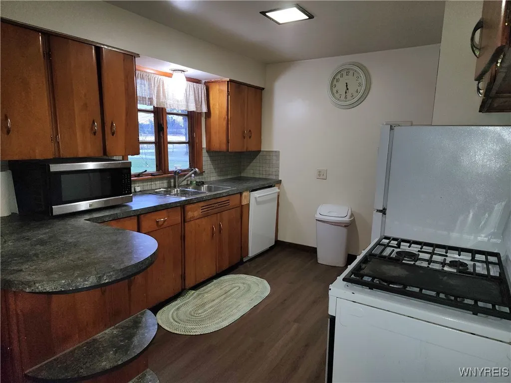 4570 California Road, Orchard Park, New York 14127, Orchard Park, New York 14127, 3 Bedrooms Bedrooms, 7 Rooms Rooms,1 BathroomBathrooms,Residential Lease,Closed,4570 California Road, Orchard Park, New York 14127,0,B1578327