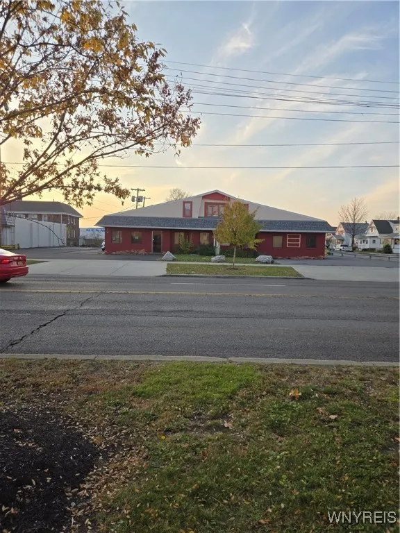 2282 Elmwood Avenue, Tonawanda, New York 14217, Tonawanda, New York 14217, ,Commercial Lease,For Rent,2282 Elmwood Avenue, Tonawanda, New York 14217,B1579574
