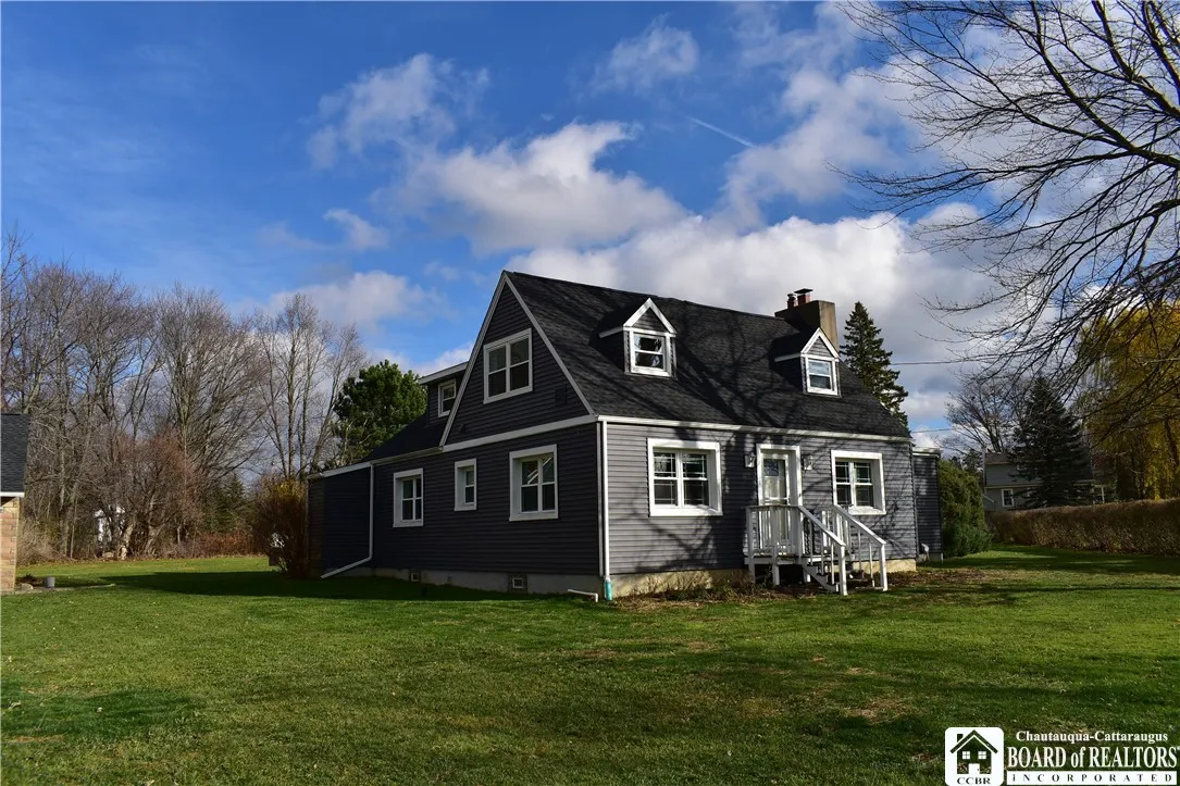 5225 Bay View Road, Hamburg, New York 14075, Hamburg, New York 14075, 5 Bedrooms Bedrooms, 11 Rooms Rooms,2 BathroomsBathrooms,Residential,Closed,5225 Bay View Road, Hamburg, New York 14075,0,R1579559