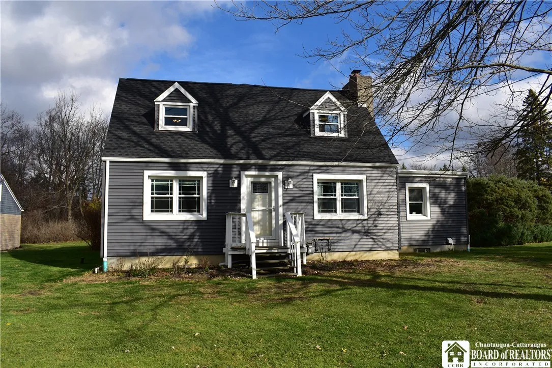 5225 Bay View Road, Hamburg, New York 14075, Hamburg, New York 14075, 5 Bedrooms Bedrooms, 11 Rooms Rooms,2 BathroomsBathrooms,Residential,Closed,5225 Bay View Road, Hamburg, New York 14075,0,R1579559