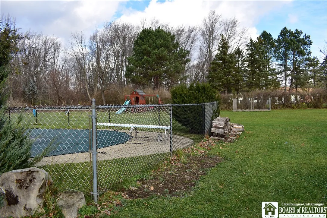 5225 Bay View Road, Hamburg, New York 14075, Hamburg, New York 14075, 5 Bedrooms Bedrooms, 11 Rooms Rooms,2 BathroomsBathrooms,Residential,Closed,5225 Bay View Road, Hamburg, New York 14075,0,R1579559