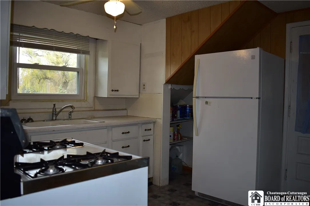 5225 Bay View Road, Hamburg, New York 14075, Hamburg, New York 14075, 5 Bedrooms Bedrooms, 11 Rooms Rooms,2 BathroomsBathrooms,Residential,Closed,5225 Bay View Road, Hamburg, New York 14075,0,R1579559