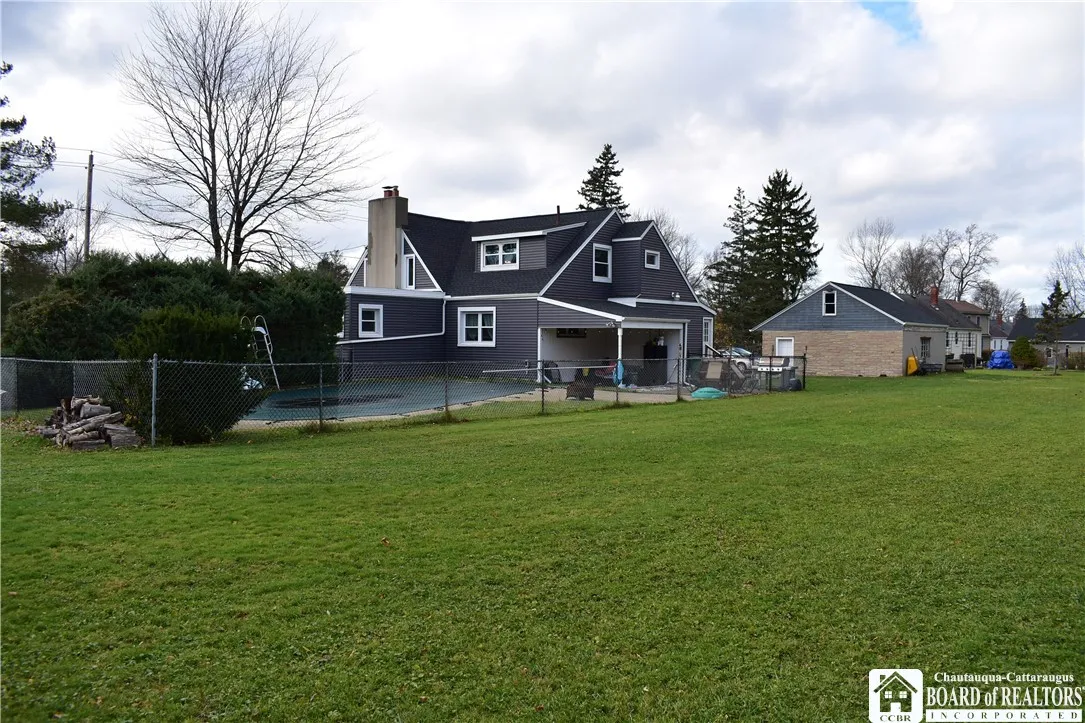 5225 Bay View Road, Hamburg, New York 14075, Hamburg, New York 14075, 5 Bedrooms Bedrooms, 11 Rooms Rooms,2 BathroomsBathrooms,Residential,Closed,5225 Bay View Road, Hamburg, New York 14075,0,R1579559