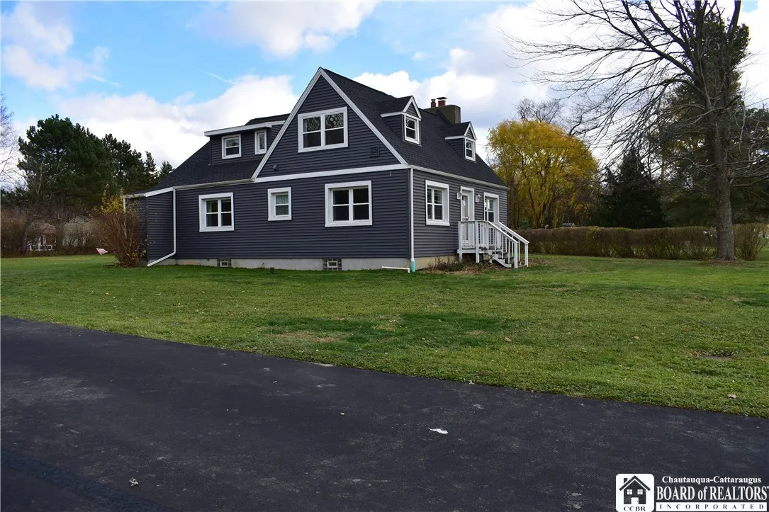 5225 Bay View Road, Hamburg, New York 14075, Hamburg, New York 14075, 5 Bedrooms Bedrooms, 11 Rooms Rooms,2 BathroomsBathrooms,Residential,Closed,5225 Bay View Road, Hamburg, New York 14075,0,R1579559