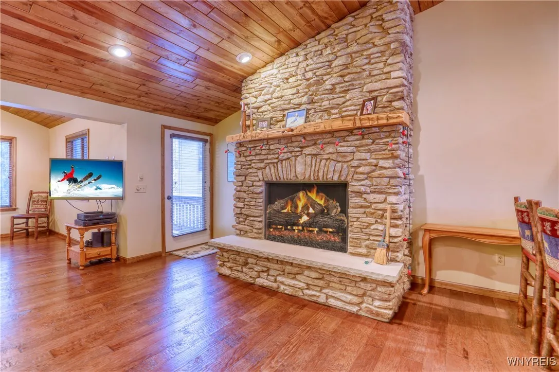 3 Creekside Village, Ellicottville, New York 14731, Ellicottville, New York 14731, 3 Bedrooms Bedrooms, 8 Rooms Rooms,2 BathroomsBathrooms,Residential,Closed,3 Creekside Village, Ellicottville, New York 14731,0,B1579607