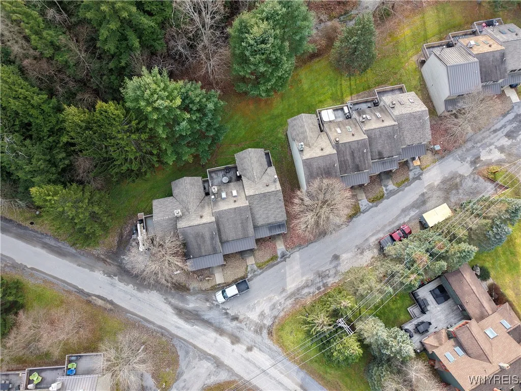 3 Creekside Village, Ellicottville, New York 14731, Ellicottville, New York 14731, 3 Bedrooms Bedrooms, 8 Rooms Rooms,2 BathroomsBathrooms,Residential,Closed,3 Creekside Village, Ellicottville, New York 14731,0,B1579607