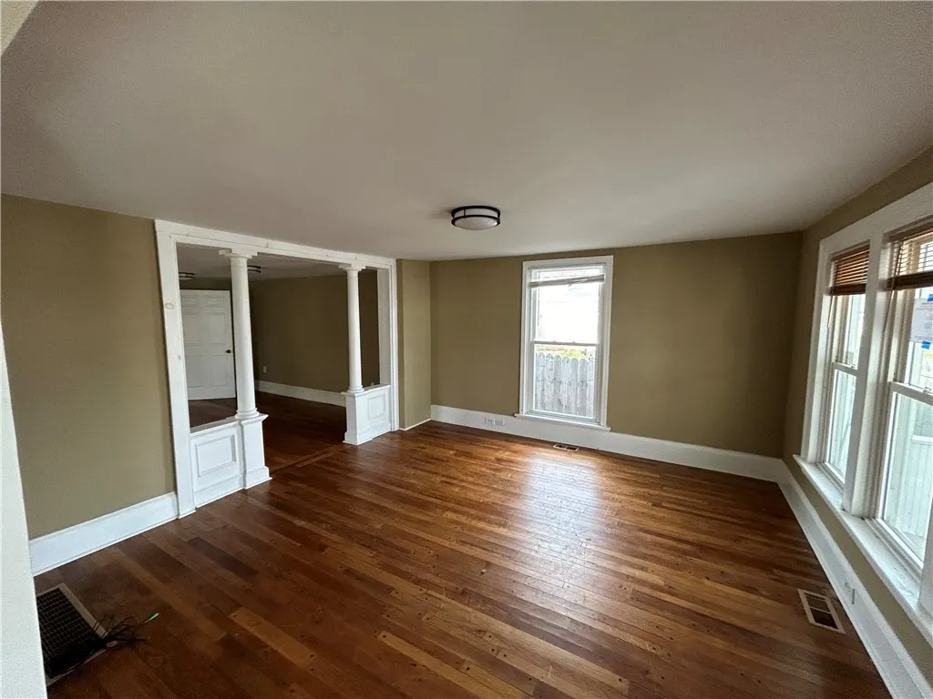 19 Jay Street, Phelps, New York 14532, Phelps, New York 14532, 3 Bedrooms Bedrooms, 9 Rooms Rooms,2 BathroomsBathrooms,Residential,Closed,19 Jay Street, Phelps, New York 14532,0,R1579770