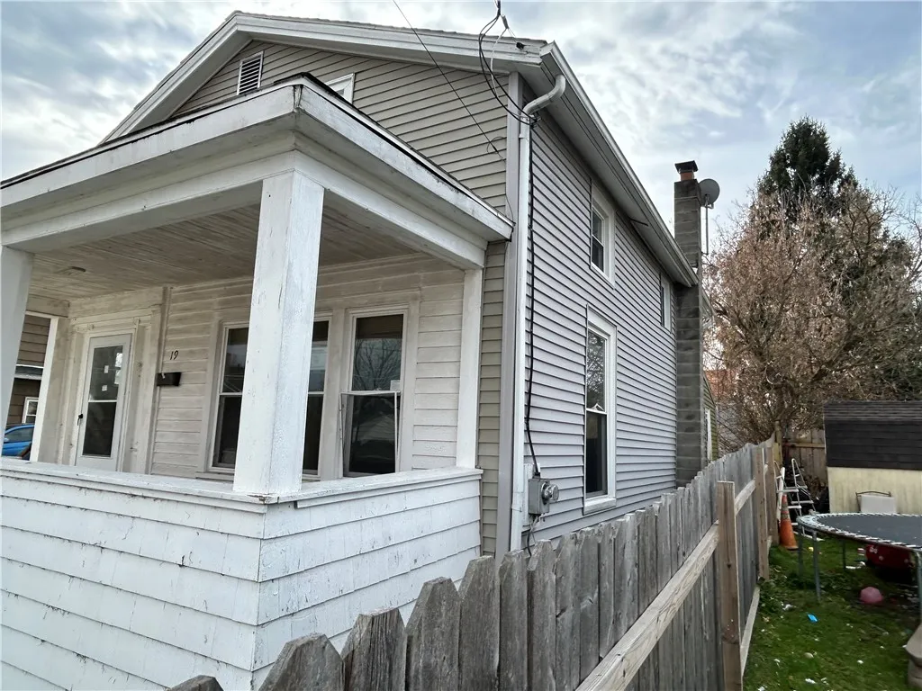 19 Jay Street, Phelps, New York 14532, Phelps, New York 14532, 3 Bedrooms Bedrooms, 9 Rooms Rooms,2 BathroomsBathrooms,Residential,Closed,19 Jay Street, Phelps, New York 14532,0,R1579770