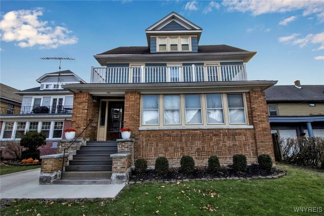 374 Huntington Avenue, Buffalo, New York 14214, Buffalo, New York 14214, 8 Bedrooms Bedrooms, ,4 BathroomsBathrooms,Residential,Closed,374 Huntington Avenue, Buffalo, New York 14214,0,B1579700