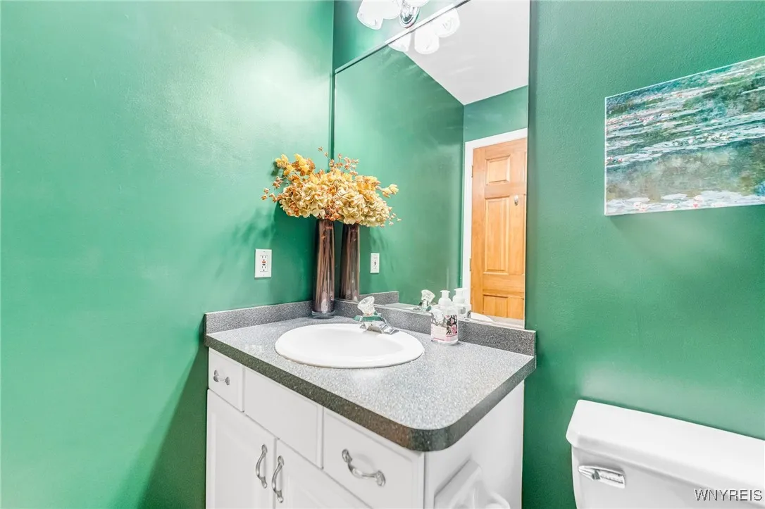 4 West Royal Hill Drive, Orchard Park, New York 14, Orchard Park, New York 14127, 4 Bedrooms Bedrooms, 9 Rooms Rooms,Residential,Closed,4 West Royal Hill Drive, Orchard Park, New York 14,0,B1579828