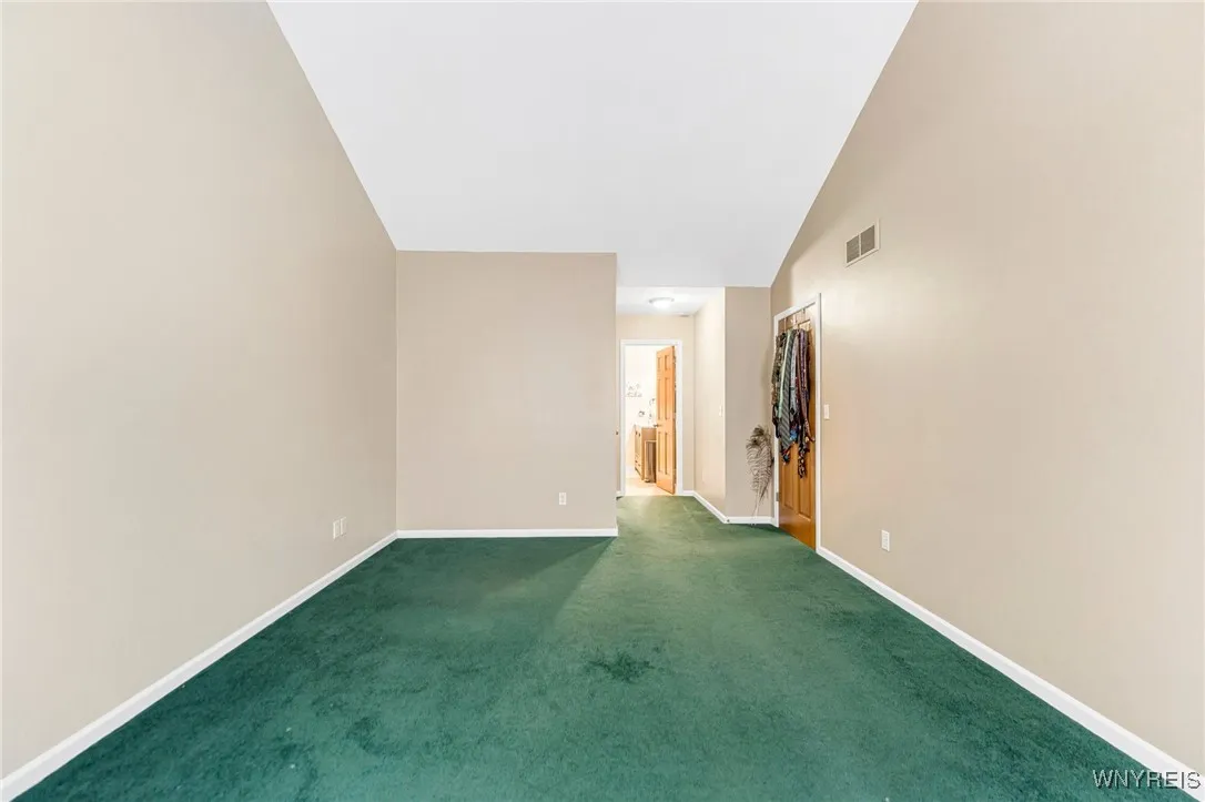 4 West Royal Hill Drive, Orchard Park, New York 14, Orchard Park, New York 14127, 4 Bedrooms Bedrooms, 9 Rooms Rooms,Residential,Closed,4 West Royal Hill Drive, Orchard Park, New York 14,0,B1579828