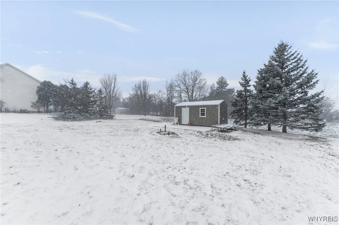 4 West Royal Hill Drive, Orchard Park, New York 14, Orchard Park, New York 14127, 4 Bedrooms Bedrooms, 9 Rooms Rooms,Residential,Closed,4 West Royal Hill Drive, Orchard Park, New York 14,0,B1579828