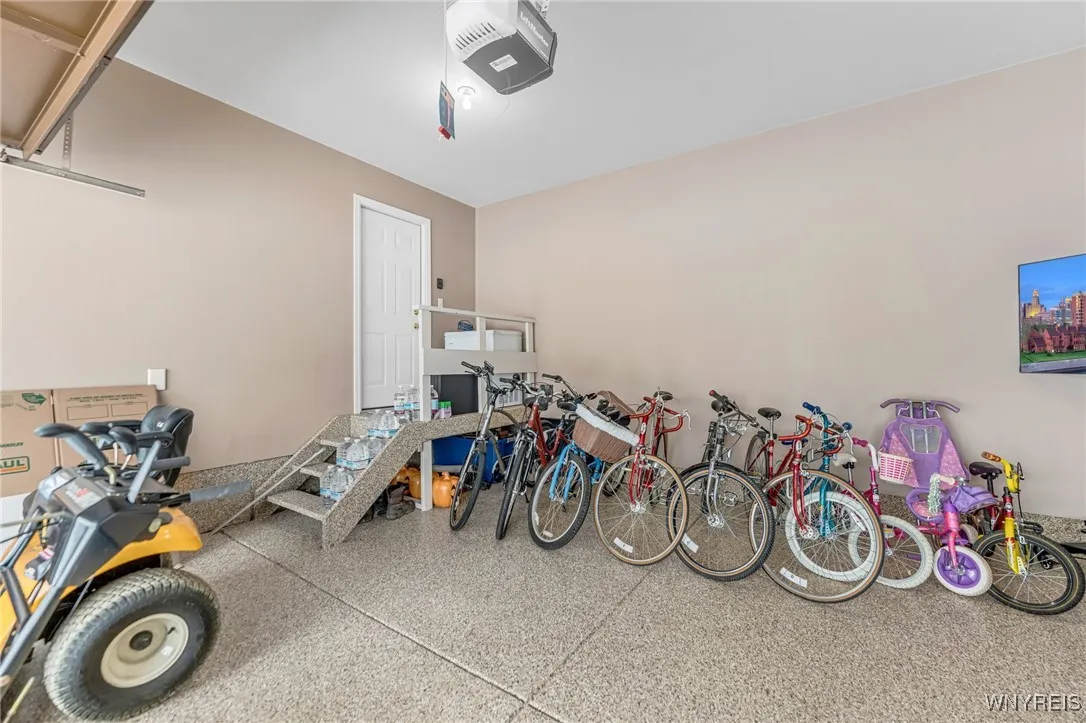 4 West Royal Hill Drive, Orchard Park, New York 14, Orchard Park, New York 14127, 4 Bedrooms Bedrooms, 9 Rooms Rooms,Residential,Closed,4 West Royal Hill Drive, Orchard Park, New York 14,0,B1579828
