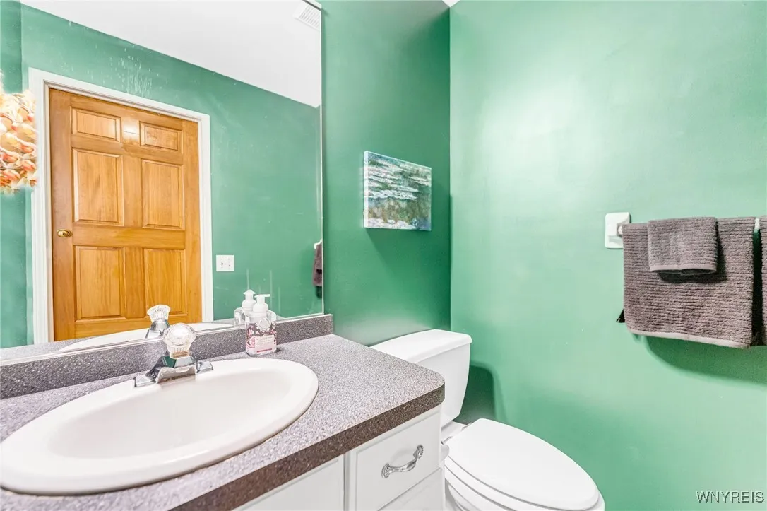 4 West Royal Hill Drive, Orchard Park, New York 14, Orchard Park, New York 14127, 4 Bedrooms Bedrooms, 9 Rooms Rooms,Residential,Closed,4 West Royal Hill Drive, Orchard Park, New York 14,0,B1579828