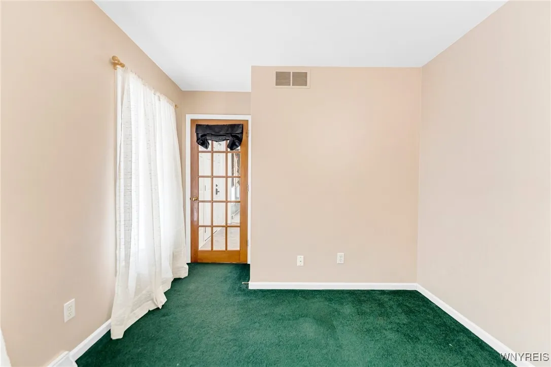 4 West Royal Hill Drive, Orchard Park, New York 14, Orchard Park, New York 14127, 4 Bedrooms Bedrooms, 9 Rooms Rooms,Residential,Closed,4 West Royal Hill Drive, Orchard Park, New York 14,0,B1579828