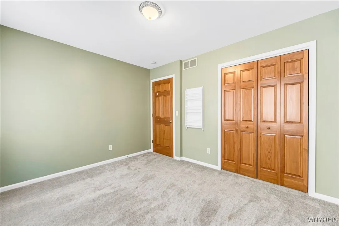 4 West Royal Hill Drive, Orchard Park, New York 14, Orchard Park, New York 14127, 4 Bedrooms Bedrooms, 9 Rooms Rooms,Residential,Closed,4 West Royal Hill Drive, Orchard Park, New York 14,0,B1579828