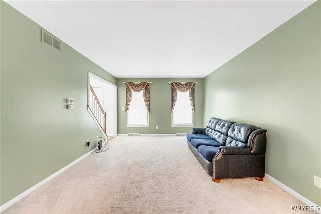 4 West Royal Hill Drive, Orchard Park, New York 14, Orchard Park, New York 14127, 4 Bedrooms Bedrooms, 9 Rooms Rooms,Residential,Closed,4 West Royal Hill Drive, Orchard Park, New York 14,0,B1579828