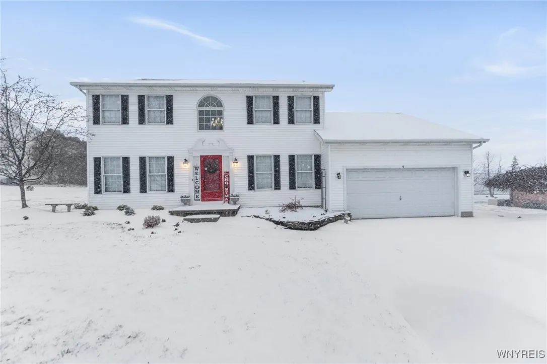 4 West Royal Hill Drive, Orchard Park, New York 14, Orchard Park, New York 14127, 4 Bedrooms Bedrooms, 9 Rooms Rooms,Residential,Closed,4 West Royal Hill Drive, Orchard Park, New York 14,0,B1579828