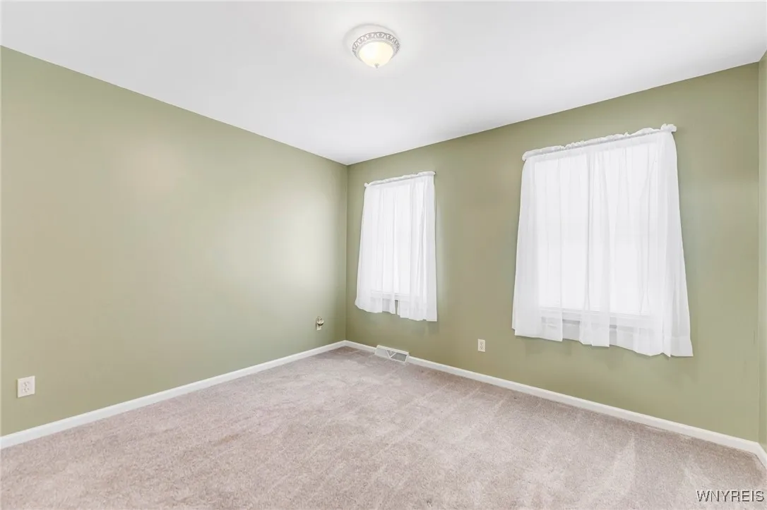 4 West Royal Hill Drive, Orchard Park, New York 14, Orchard Park, New York 14127, 4 Bedrooms Bedrooms, 9 Rooms Rooms,Residential,Closed,4 West Royal Hill Drive, Orchard Park, New York 14,0,B1579828