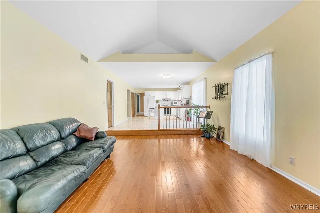 4 West Royal Hill Drive, Orchard Park, New York 14, Orchard Park, New York 14127, 4 Bedrooms Bedrooms, 9 Rooms Rooms,Residential,Closed,4 West Royal Hill Drive, Orchard Park, New York 14,0,B1579828