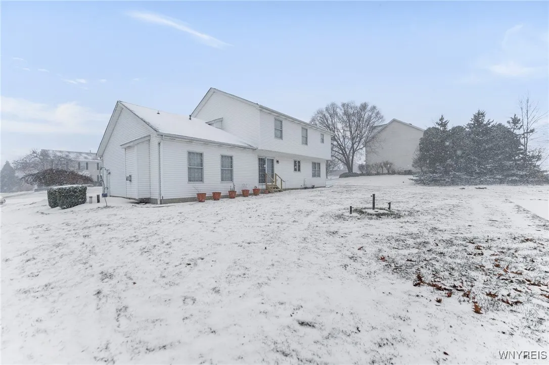 4 West Royal Hill Drive, Orchard Park, New York 14, Orchard Park, New York 14127, 4 Bedrooms Bedrooms, 9 Rooms Rooms,Residential,Closed,4 West Royal Hill Drive, Orchard Park, New York 14,0,B1579828