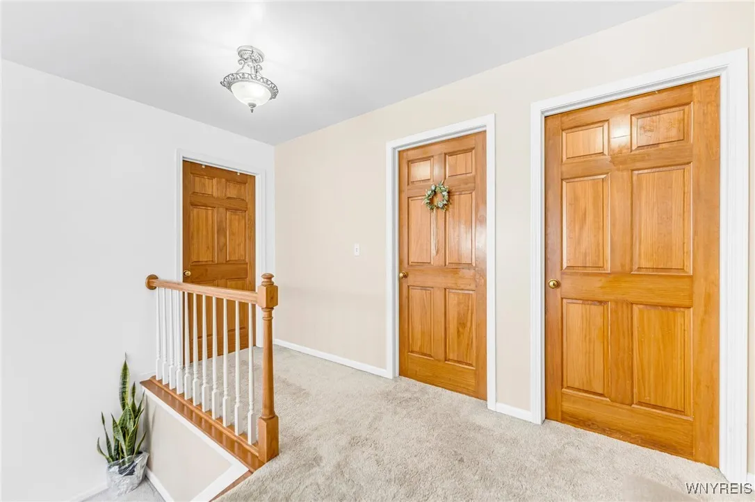 4 West Royal Hill Drive, Orchard Park, New York 14, Orchard Park, New York 14127, 4 Bedrooms Bedrooms, 9 Rooms Rooms,Residential,Closed,4 West Royal Hill Drive, Orchard Park, New York 14,0,B1579828