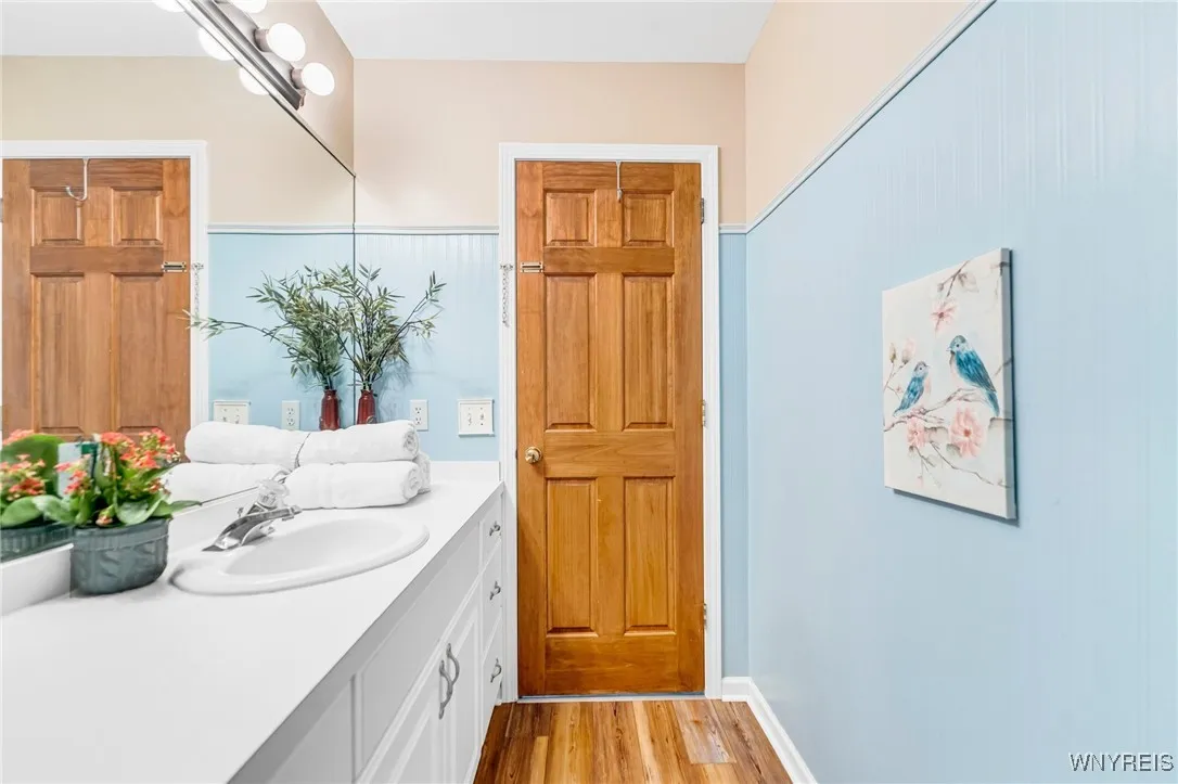 4 West Royal Hill Drive, Orchard Park, New York 14, Orchard Park, New York 14127, 4 Bedrooms Bedrooms, 9 Rooms Rooms,Residential,Closed,4 West Royal Hill Drive, Orchard Park, New York 14,0,B1579828