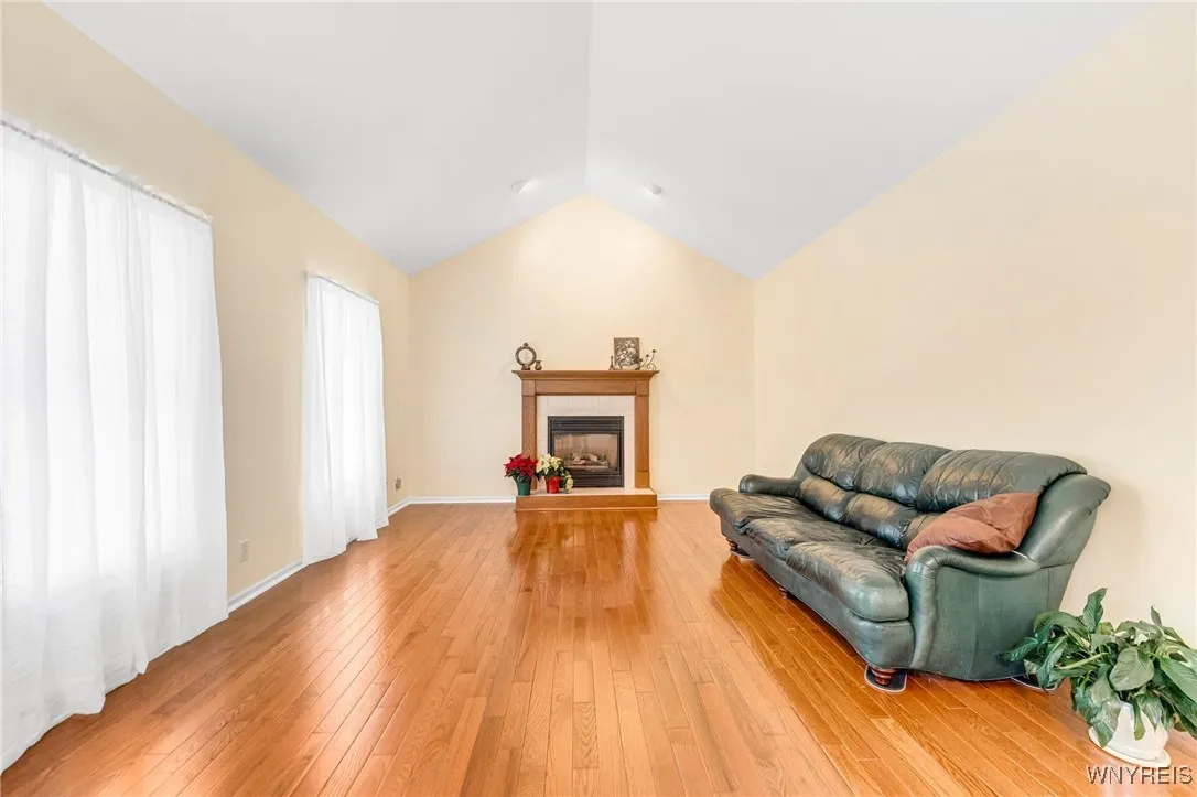 4 West Royal Hill Drive, Orchard Park, New York 14, Orchard Park, New York 14127, 4 Bedrooms Bedrooms, 9 Rooms Rooms,Residential,Closed,4 West Royal Hill Drive, Orchard Park, New York 14,0,B1579828